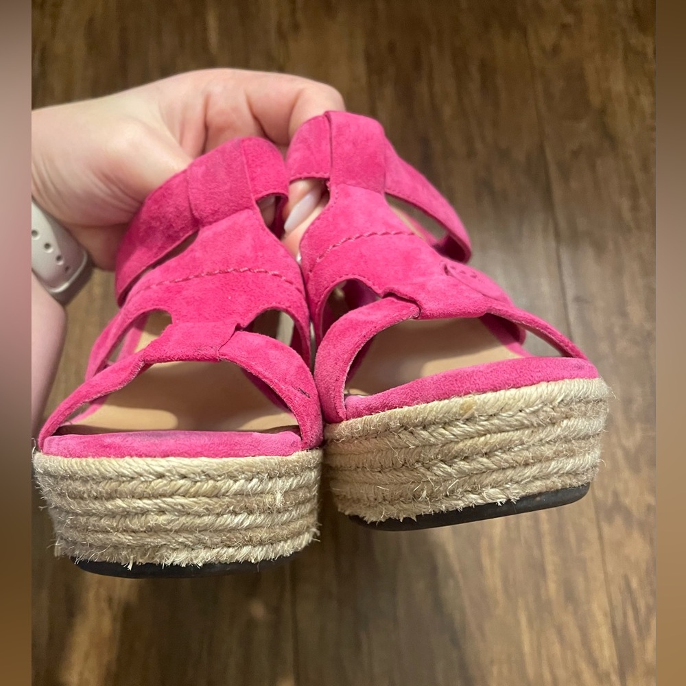 Pink uggs - Picture 11 of 12